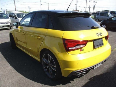 AUDI S1