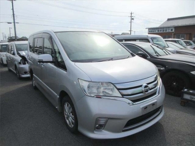 NISSAN SERENA