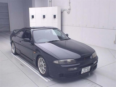NISSAN SKYLINE