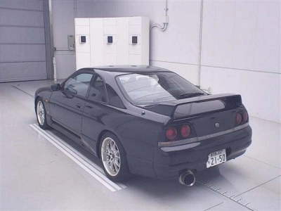 NISSAN SKYLINE