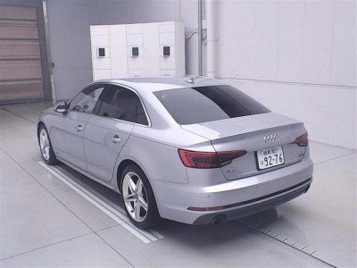 AUDI A4 AVANTE