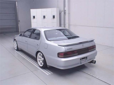 TOYOTA CRESTA