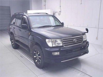 TOYOTA LAND CRUISER 100