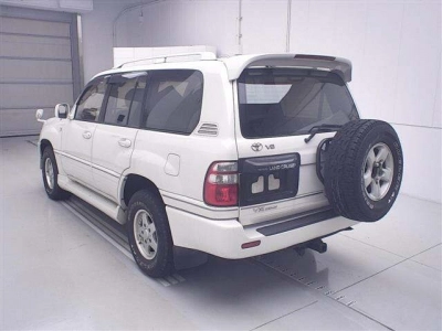 TOYOTA LAND CRUISER 100