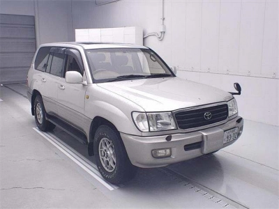 TOYOTA LAND CRUISER 100