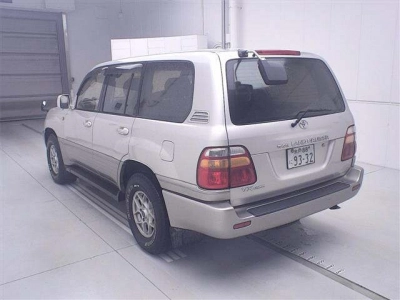 TOYOTA LAND CRUISER 100