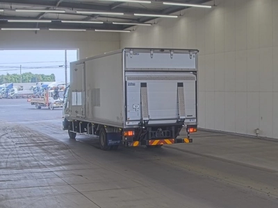 MITSUBISHI FUSO FIGHTER