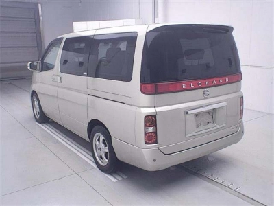 NISSAN ELGRAND