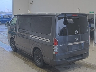 TOYOTA HIACE