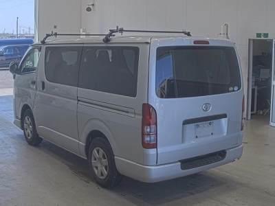 TOYOTA REGIUS VAN