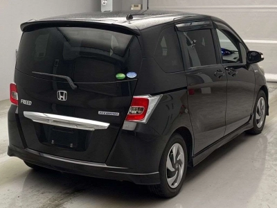 HONDA FREED HYBRID