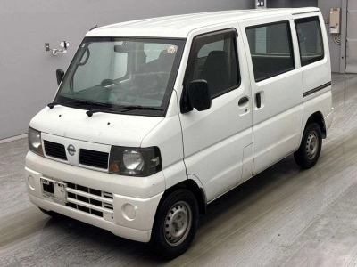 NISSAN CLIPPER VAN