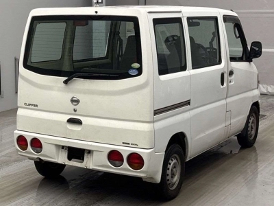 NISSAN CLIPPER VAN