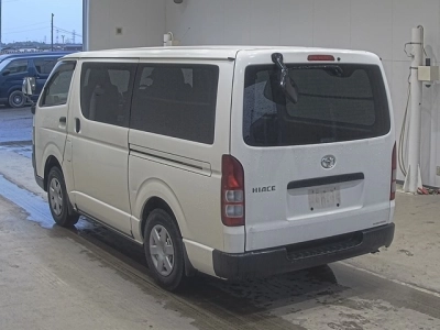TOYOTA HIACE
