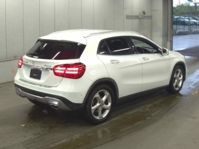 MERCEDES BENZ GLA