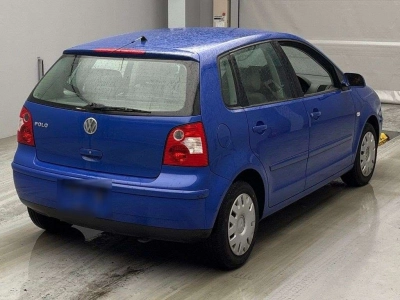 VOLKSWAGEN POLO