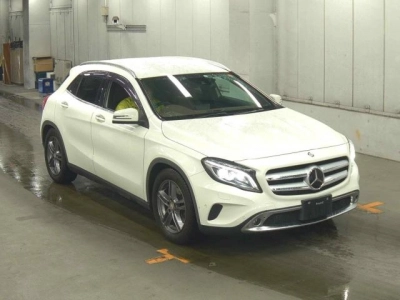 MERCEDES BENZ GLA