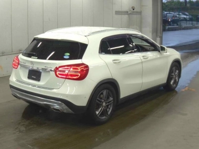 MERCEDES BENZ GLA