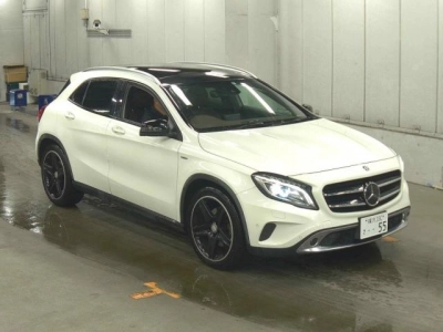 MERCEDES BENZ GLA