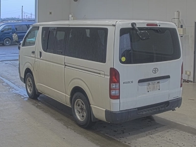 TOYOTA HIACE