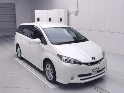 TOYOTA WISH