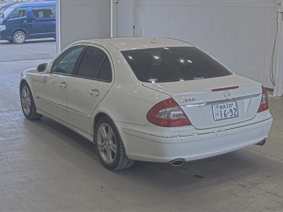 MERCEDES BENZ E CLASS