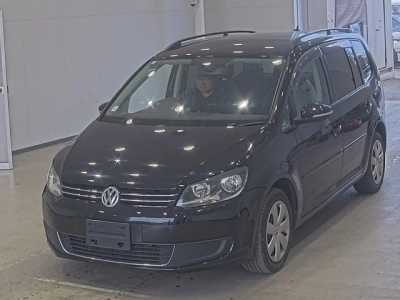VOLKSWAGEN GOLF TOURAN