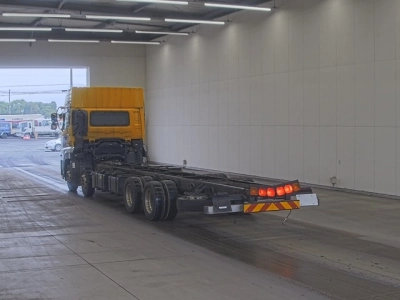 NISSAN DIESEL (UD) QUON