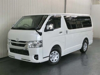 TOYOTA HIACE