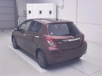 TOYOTA VITZ