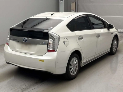 TOYOTA PRIUS PHV