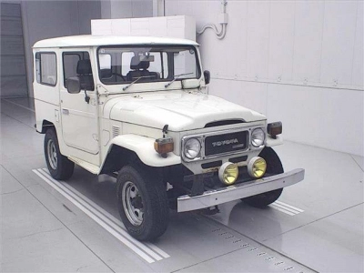TOYOTA LAND CRUISER