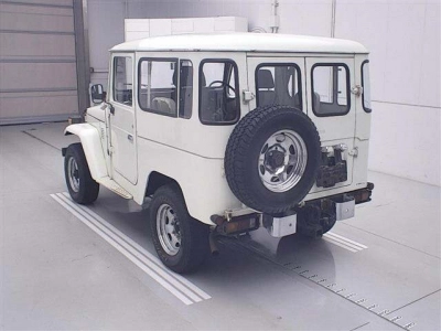 TOYOTA LAND CRUISER