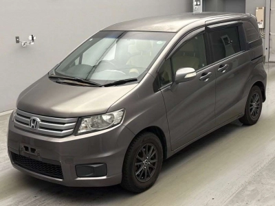 HONDA FREED SPIKE