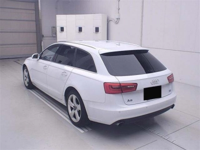 AUDI A6 AVANTE