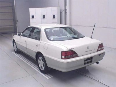 TOYOTA CRESTA