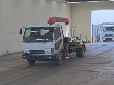 MITSUBISHI FUSO FIGHTER