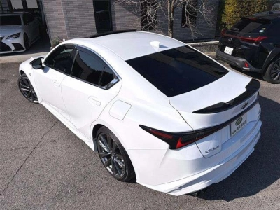 LEXUS IS