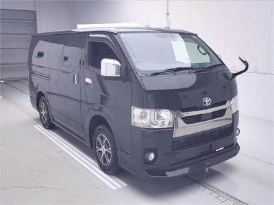 TOYOTA HIACE