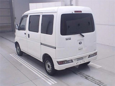 TOYOTA PIXIS VAN