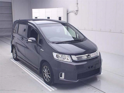 HONDA FREED SPIKE