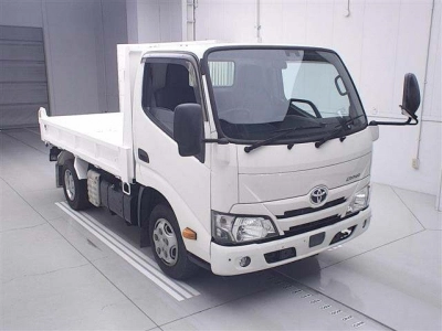 TOYOTA DYNA