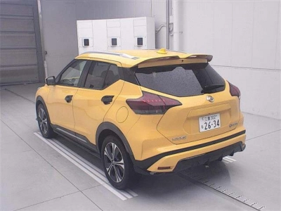 NISSAN KICKS