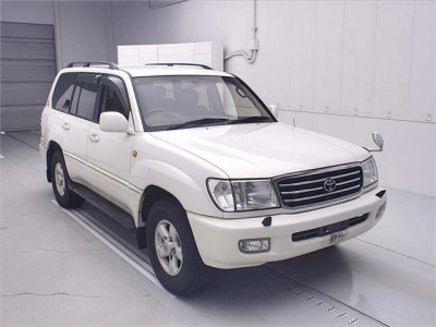 TOYOTA LAND CRUISER 100