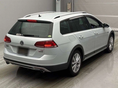 VOLKSWAGEN GOLF ALLTRACK