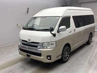 TOYOTA HIACE WAGON
