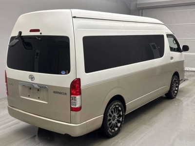 TOYOTA HIACE WAGON