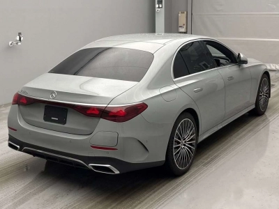 MERCEDES BENZ E CLASS