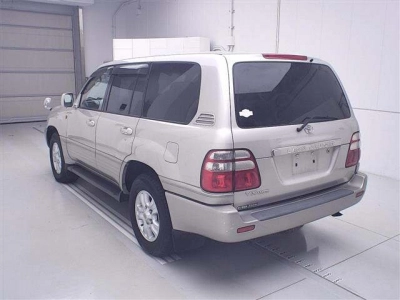TOYOTA LAND CRUISER 100