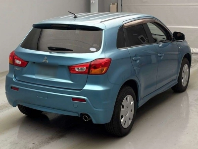 MITSUBISHI RVR